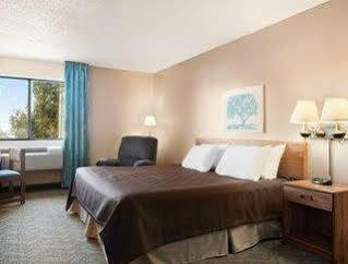 Hotel Super 8 By Wyndham 2*